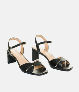 Fall Shoe Guide: Best Heels and Flats for Plus-Size Women
